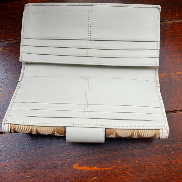 Coach wallet - Picture 2 of 2